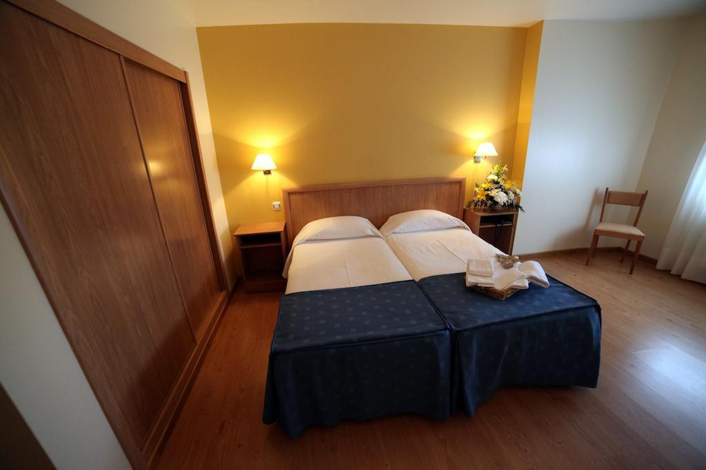 Hotel Rio Ulla Monterroso ภายนอก รูปภาพ